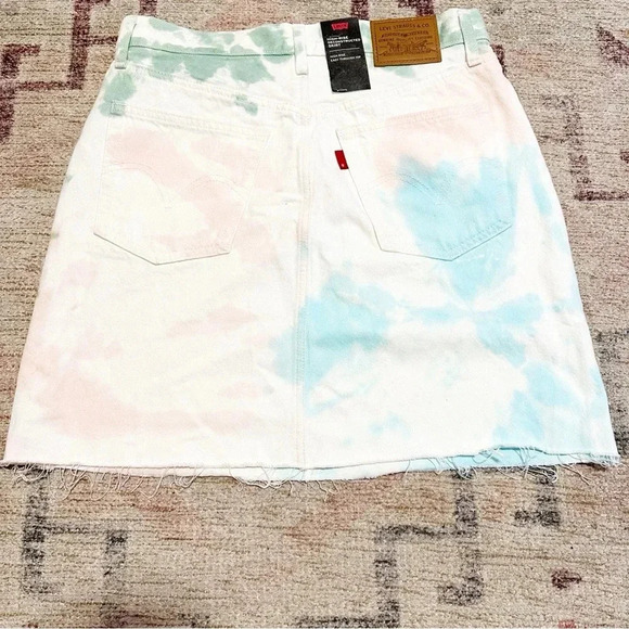 NWT Levi's High-Rise Deconstructed Tie Dye Jean Skirt in White size 28/6 - Picture 15 of 15